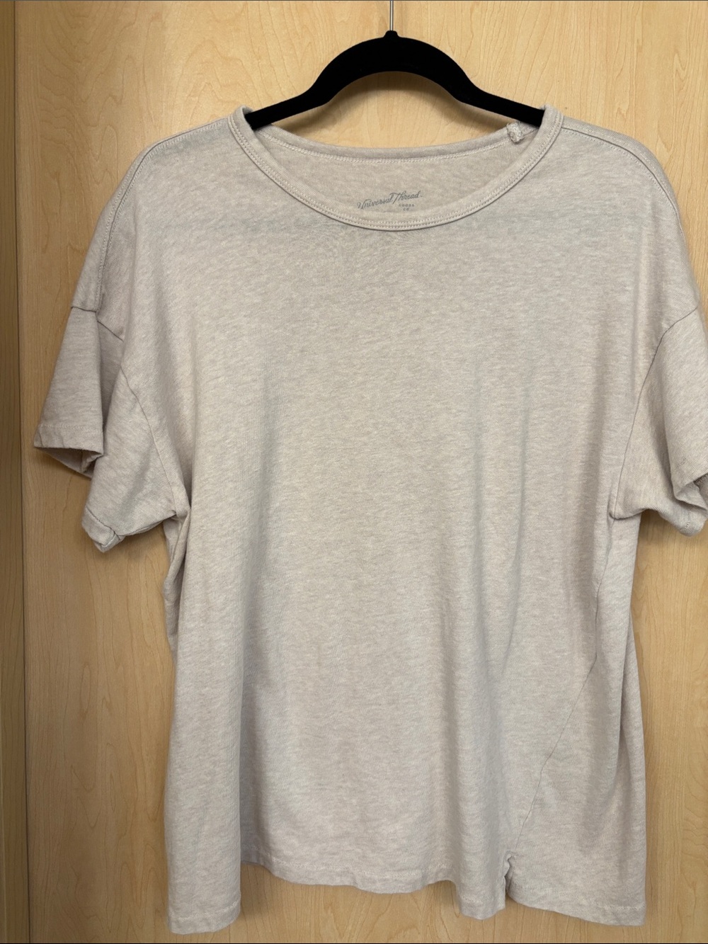 Universal Thread 100% Cotton Tee, Medium
